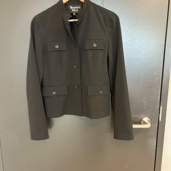 Teenflo size 8 EUC Black Blazer Structured Suit Jacket - Picture 4 of 13